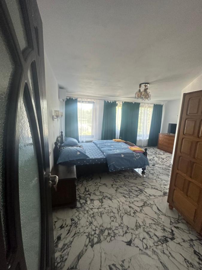 Casa Iuliana Hotel Horezu Eksteriør billede