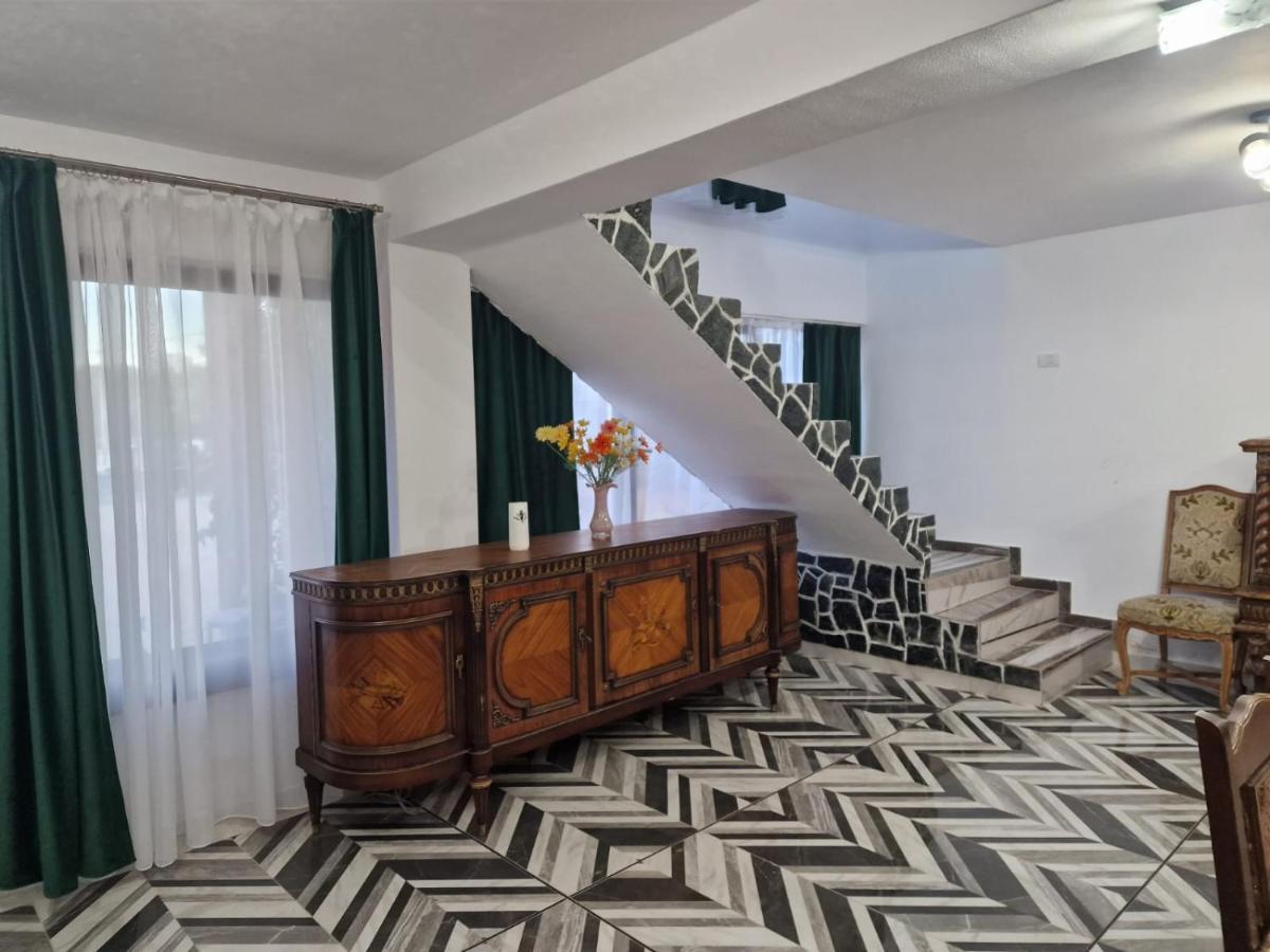Casa Iuliana Hotel Horezu Eksteriør billede