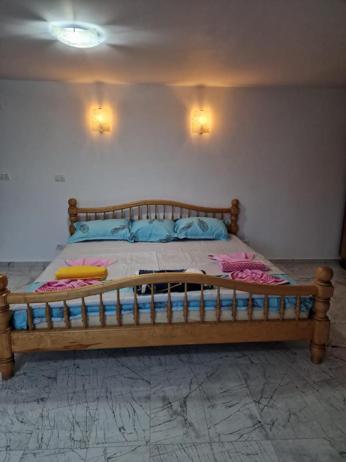 Casa Iuliana Hotel Horezu Eksteriør billede